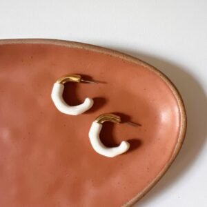 Argola banho prateado com resina