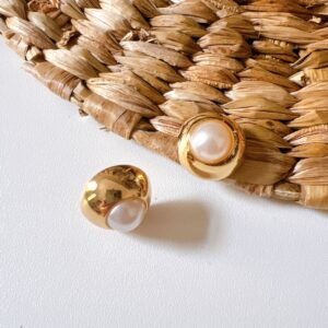 Mini brinco botão com pérola